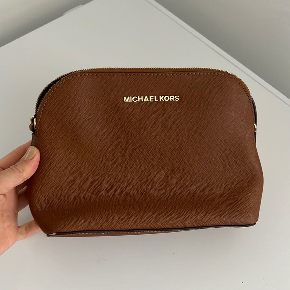 MICHAEL Michael Kors Cross Body Brown Leather Bag.